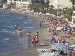 Kuşadası'nda Bayram Hareketliliği Yaşanıyor