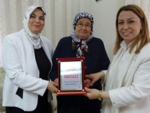 Hamido’nun Eşi Yılın Annesi Seçildi