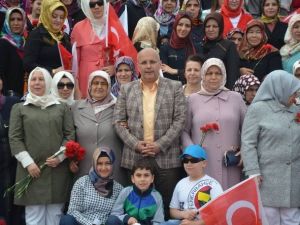 AK Kadınlardan Anneler Günü Etkiliği