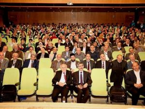 Bayburt Üniversitesi Tarafından "Nasıl Bir İlahiyatçı Hedefliyoruz ?" Konulu Panel Düzenlendi