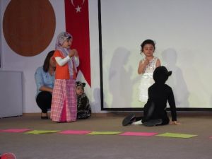 Kreş Öğrencileri Anneler Gününü Kutladı