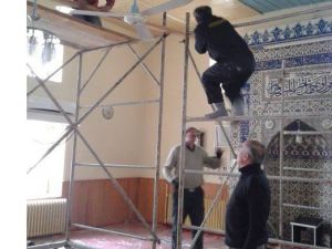 Hisarcık Köprübaşı Camii Tavanına Lambiri Döşendi