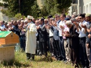 Balkız Önce Cenazeye Ardından Düğüne Katıldı
