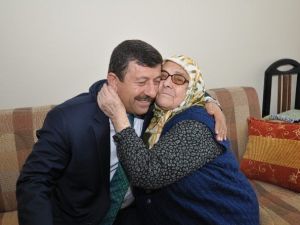 Karabacak’tan Anneler Günü Mesajı