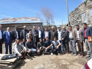 Başkan Bulutlar, Köy Mahallelerine Çıkartma Yaptı