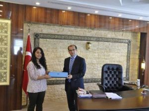 Fen Lisesi Öğrencisine Kaymakam Ayca’dan Hediye