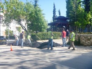Bilecik Belediyesi Bozulan Asfalt Yolları Onarıyor