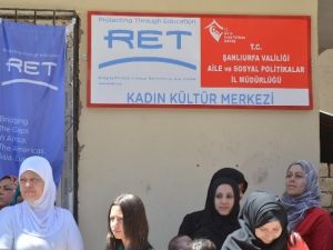 Viranşehir’de Ret Vakfının Giyim Sergisi
