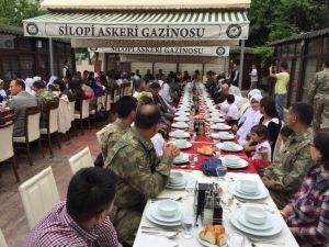 Silopi’de Şehit Ve Gazi Ailelerine Yönelik Anneler Günü Etkinliği