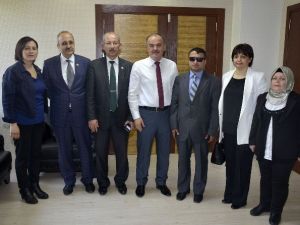 Pamukkale’de Engeller Kalkıyor