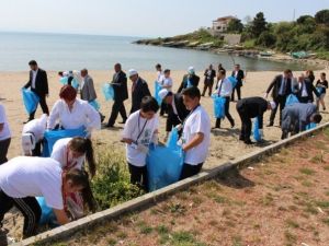 Özel İdareden Sahillerde Temizlik