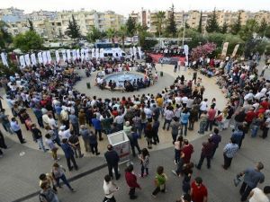 Mersinliler Hakan Aysev Konserlerine Akın Etti