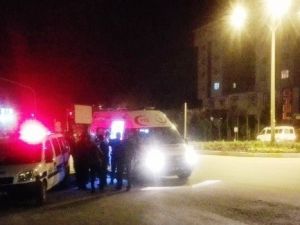 Otomobil Refüje Çıktı: 4 Yaralı