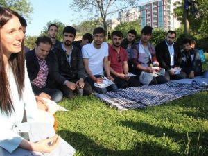 Karaaslan Üniversite Öğrencileri İle Buluştu