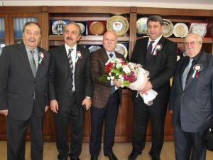 Vakıflar Heyeti Başkan Sekmen’i Ziyaret Etti