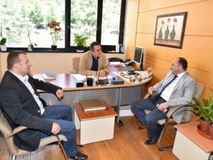 Başkan Üzülmez, KOÜ Hastanesi’ni Ziyaret Etti