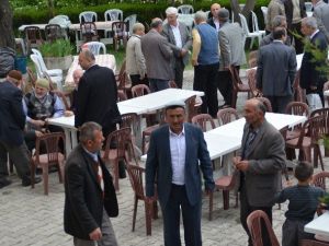 Tosya’da Çaybaşı Köyü Yağmur Duasına Niyet Etti Yağmur Yağınca Şükür Duası Yaptı