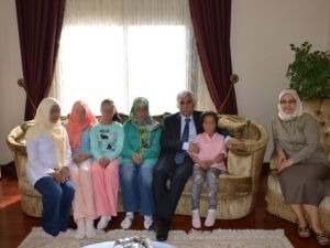 Sevgi Evlerinde Kalan Çocuklar Vali Orhan Alimoğlu’nu Ziyaret Etti