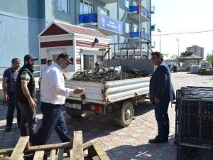 Bir Kamyon Demir Çaldı