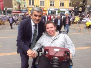 MHP Adayı Orhan Erzurum Engellileri Yalnız Bırakmadı