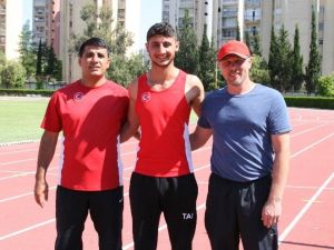 Adanalı Burak Yılmaz Sırıkla Atlamada Yeni Türkiye Rekoru Kırdı