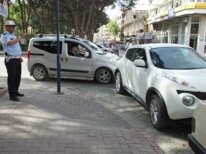 Burhaniye’de Engelli Geçişlerine Park Edenlere Ceza