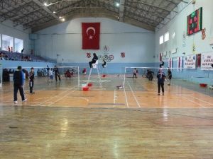 Badminton Küçükler Grup Yarışmaları Başladı