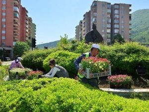 Yıldırım Yazı 100 Bin Çiçekle Karşılıyor