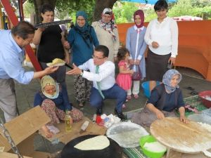 AK Parti Adayı Uslu, Miniklerin Programına Katıldı
