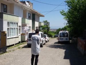 Havaya Sıkılan Kurşun Yaşlı Çiftin Evine İsabet Etti