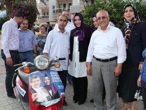 AK Partili Aday Sena Nur Çelik Alanya Esnafını Ziyaret Etti