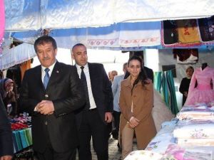 İhtiyaç Sahibi Öğrenciler İçin Kermes Düzenlediler