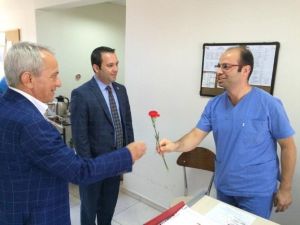 Yaşar Coşkun 12 Mayıs Hemşireler Gününü Kutladı