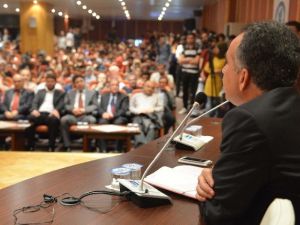 BÜ’de Başkanlık Sistemi Konuşuldu