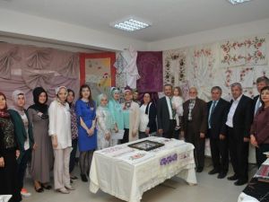 İzmek’te İlk Yıl Sonu Sergisi Akmeşe ‘De Açıldı