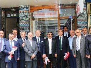 Esnafa Karanfilli Ahilik Kutlaması