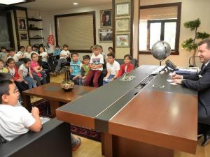 Başkan Yılmaz’ın Makamında ’Yerel Yönetimler’ Dersi