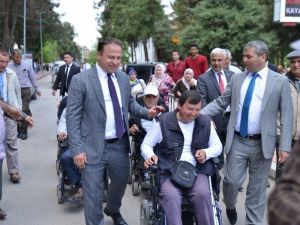 Engelliler Farkındalık İçin Yürüdü