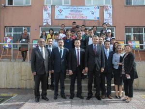 Ahmet Yesevi Ve Abdurrahman Gazi İşitme Engelliler Ortaokulu’ndan Bilim Fuarı Sergisi