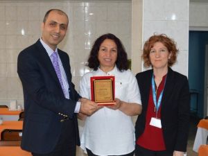 Edremit’te Hemşireler Plaket İle Onurlandırıldı