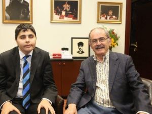 Engelli Gazeteci Arat’tan Başkan Büyükerşen’e Övgü