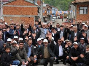 Beton Yola Kavuşan Tahnallılar, Başkan Yılmaz’ı Başbakan Gibi Karşıladı