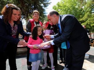 Vali Çomaktekin: “Aile Toplumun Temel Yapı Taşıdır”