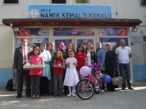 Annelerine Mektup Yazdılar Ödülü Aldılar