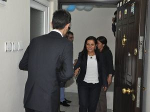 Esmer, İş Yeri Açılışına Katıldı