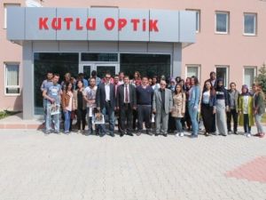 Geleceğin Optisyenleri Gözlük Fabrikasını Ziyaret Etti