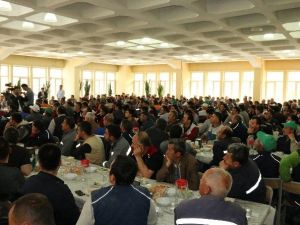 AK Parti Milletvekili Adayı Özhaseki, Şeker Fabrikası İşçilerine Seslendi:
