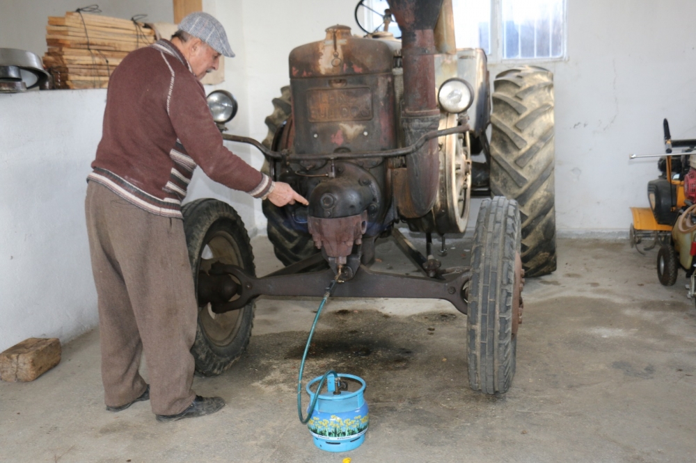 68 yıllık traktörü 50 bin avroya satıyor 3