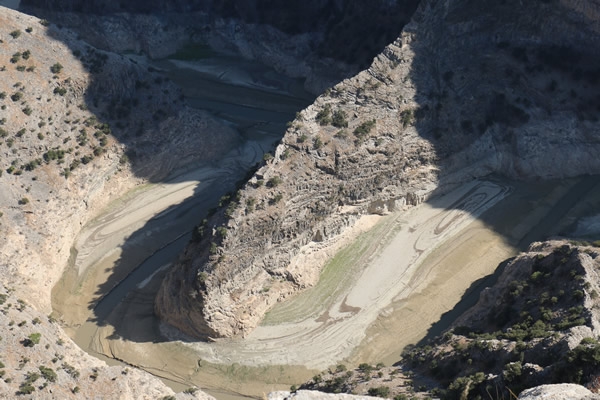 Arapapıştı Kanyonu'nda sular çekildi 1