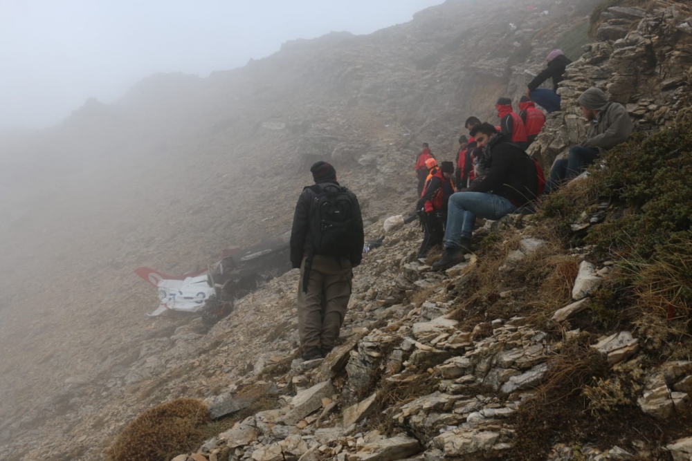 Düşen uçağın enkazı bulundu 14